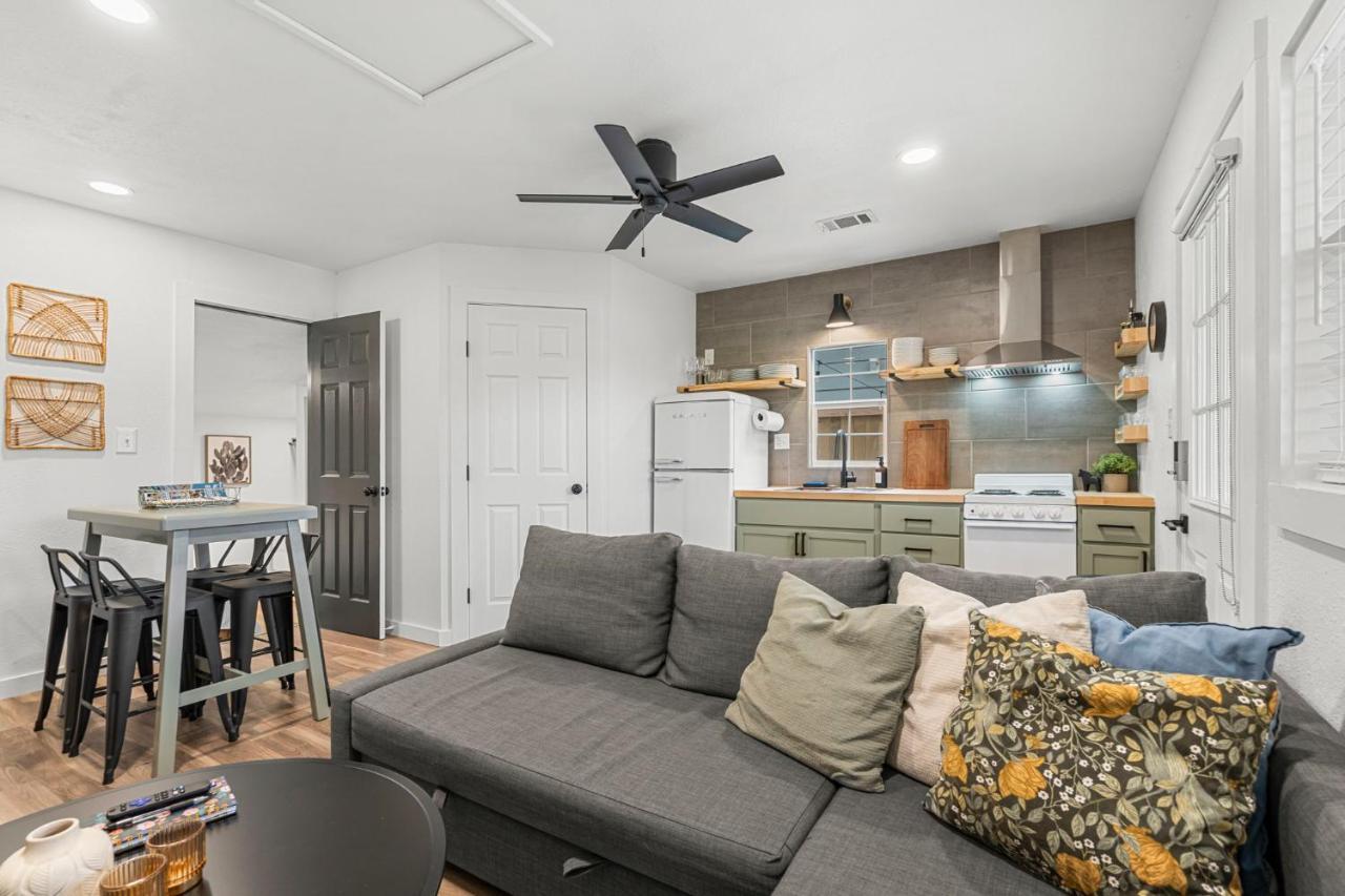New! The Yellow Door- Downtown Wimberley W/ River Access Extérieur photo