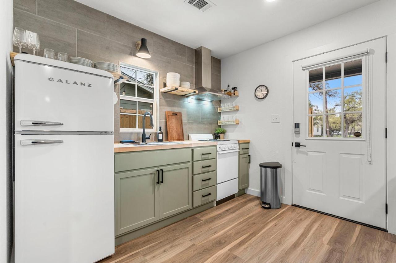 New! The Yellow Door- Downtown Wimberley W/ River Access Extérieur photo