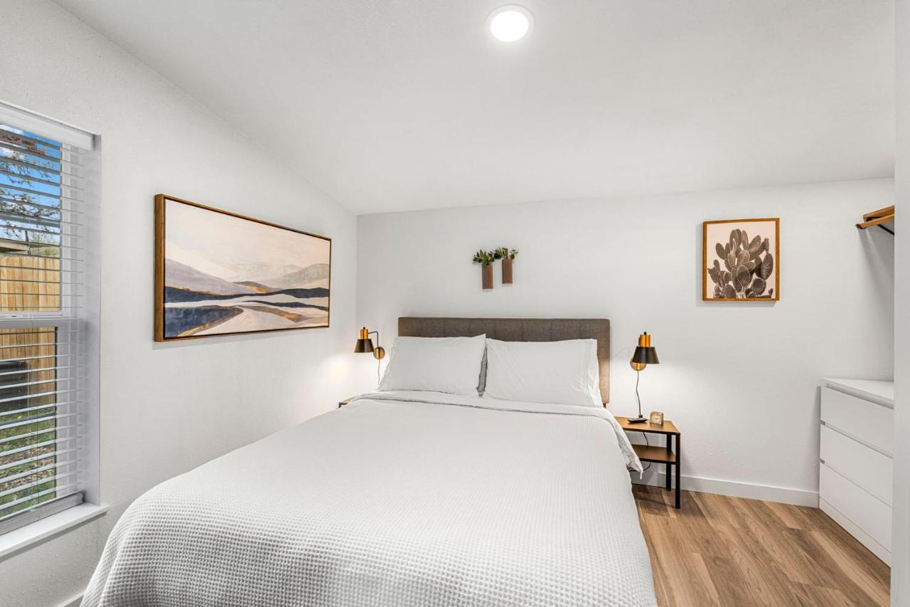 New! The Yellow Door- Downtown Wimberley W/ River Access Extérieur photo