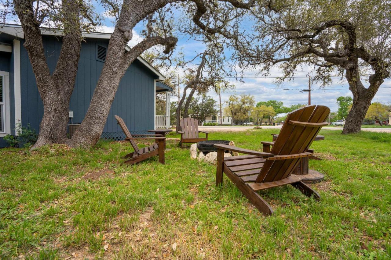 New! The Yellow Door- Downtown Wimberley W/ River Access Extérieur photo